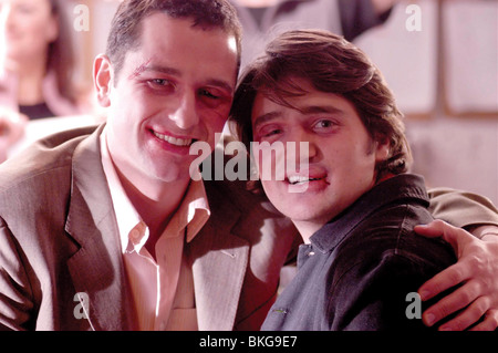 DREHARBEITEN ZU O / FAKER (2004) MIT MATTHEW RHYS, TOM CHAMBERS FKRS 001F-C Stockfoto