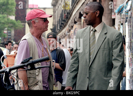 DREHARBEITEN ZU O/S 'MAN ON FIRE' (2004) MIT TONY SCOTT (DIR), DENZEL WASHINGTON MNOF 001-F2 Stockfoto