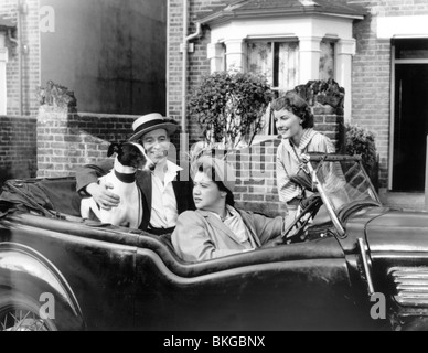 GAY DOG (1954) WILFRED ESSIGGURKEN, MEGS JENKINS, PETULA CLARK GAGG 006P Stockfoto