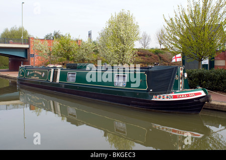 Bunt bemalte Narrowboats in Banbury Stockfoto