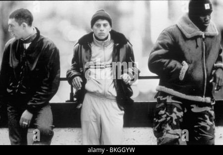 LA HAINE (1995) VINCENT CASSEL, SAGTE TAGHMAOUI, HUBERT KOUNDE LAHA 005 Stockfoto