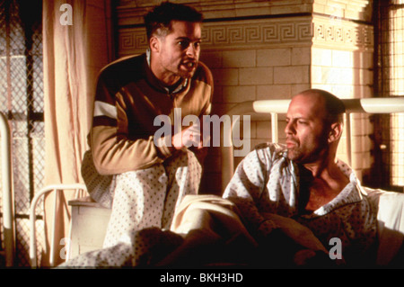 TWELVE MONKEYS (1995), BRAD PITT, BRUCE WILLIS TVMK 124 Stockfoto