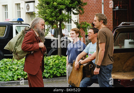 OHNE EIN PADDEL (2004)-BURT REYNOLDS, SETH GREEN, MATTHEW LILLARD, DAX SHEPARD WTAP 001-13 Stockfoto