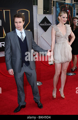 SAM ROCKWELL LESLIE BIBB Weltpremiere von IRON MAN 2 HOLLYWOOD LOS ANGELES CA 26. April 2010 Stockfoto