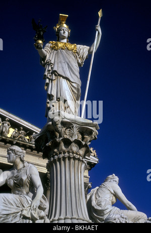 Palace Athene Brunnen, palace Athene, der griechischen Göttin der Weisheit, das Parlamentsgebäude, Wiederbelebung - Stil, Stadt Wien, Österreich Stockfoto