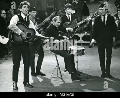 THE HOLLIES - UK-Gruppe auf Ready, Steady, Go im November 1964. Aus l: Nash, Haydock, Elliott, Hicks, Clarke Stockfoto