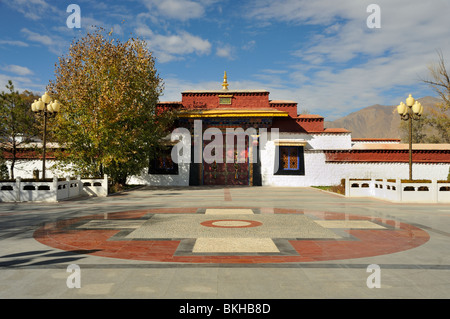 Tor zum Sommerpalast Norbulingka, Lhasa, Tibet. Stockfoto