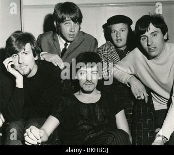 THE HOLLIES - UK Gruppe Oktober 1966 aus l: Graham Nash, Tony Hicks, Allan Clarke, Bobby Elliott, Bernie Calvert (neues Mitglied) Stockfoto