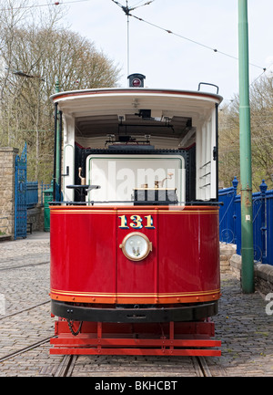 Ehemalige Cardiff City Straßenbahn auf dem Display an das National Tramway Museum in Crich nahe Matlock in Derbyshire Stockfoto