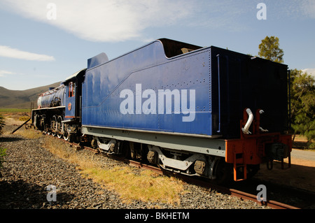 Die SAR-Klasse 2828 Dampflokomotive eine Museumsbahn Transnet-Engine, die QE II während eine königliche geschleppt Besuch in Südafrika Stockfoto