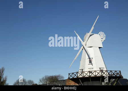 Die vollständig restaurierte und Grade zwei denkmalgeschützten Windmühle in Rye, East Sussex, England, UK Stockfoto