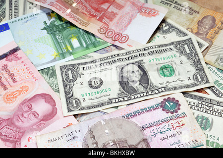 Geld der Welt - Dollar, Euro, russischer Rubel, thai Baht, türkische Lira, Ägypten Pfund Stockfoto