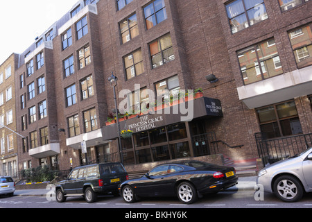 Die Vorderansicht des Princess Grace Krankenhauses, befindet sich in Nottingham Place in Marylebone leicht angewinkelte Aspekt. Stockfoto