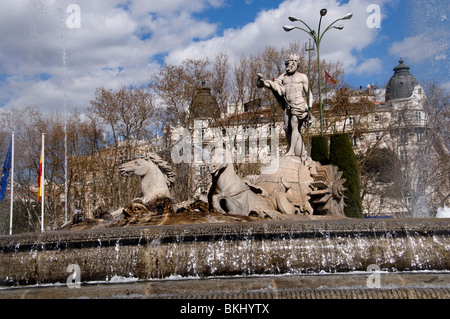 Neptun-Brunnen Madrid Spanien Spanisch Canovas del Castillo Platz Paseo del Prado (Neptun römischer Gott des Süßwassers und des Meeres Stockfoto