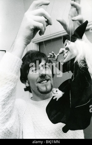 HOLLIES - UK-Band-Mitglied Graham Nash in seinem Londoner Haus im November 1966 Stockfoto