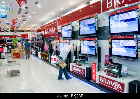 Sony Bravia-Plasma -TV auf dem Display in einem Geschäft Stockfoto