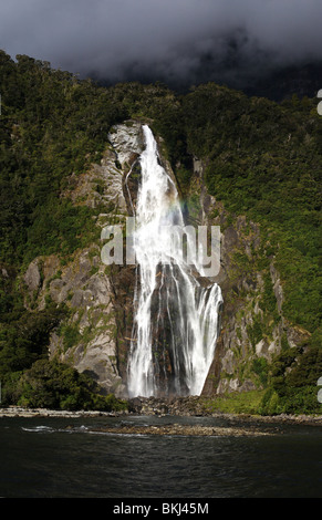 Die Lady Bowen Falls in Milford Sound, Mammutt, Südinsel, Neuseeland Stockfoto