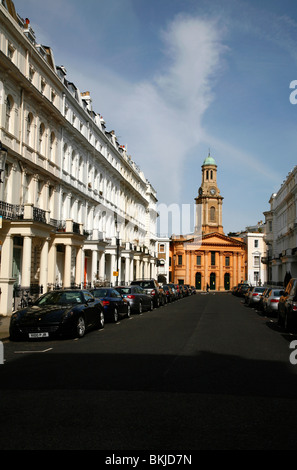 Auf der Suche nach Stanley Gärten, St Peter Kirche auf Kensington Park Road, Notting Hill, London, UK Stockfoto