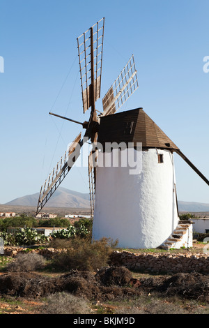 Die restaurierte Windmühle im Dorf von La Corte, in der Nähe von Antigua auf der Kanarischen Insel Fuerteventura Stockfoto