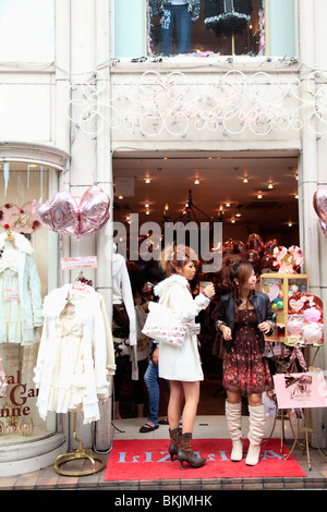 Takeshita Dori, einer verkehrsberuhigten Straße, das ist ein Mekka für Jugend, Kultur und Mode, Harajuku, Tokio, Japan, Asien Stockfoto