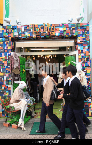 Takeshita Dori, einer verkehrsberuhigten Straße, das ist ein Mekka für Jugend, Kultur und Mode, Harajuku, Tokio, Japan, Asien Stockfoto