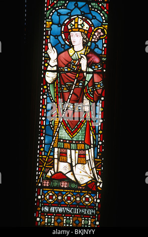 England, London, Allerheiligen, Buntglas Kirchenfenster Darstellung von Augustinus von Hippo Stockfoto