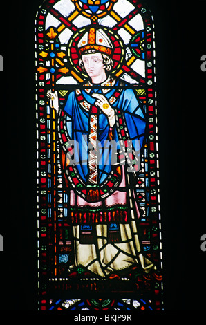 England, London, Allerheiligen, Buntglas Kirchenfenster Darstellung von Augustinus von Hippo Stockfoto