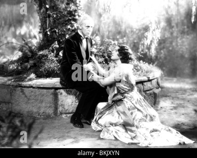 DURCH (1932) GESEH LÄCHELND DURCH (ALT) LESLIE HOWARD, NORMA SHEARER ETW 005P Stockfoto