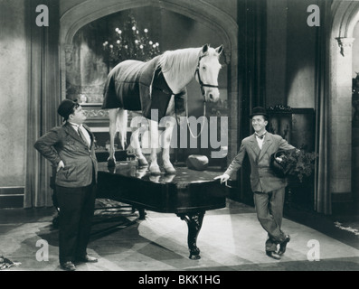 WAY OUT WEST (1937) OLIVER HARDY STAN LAUREL, LAUREL UND HARDY WOW 009P Stockfoto