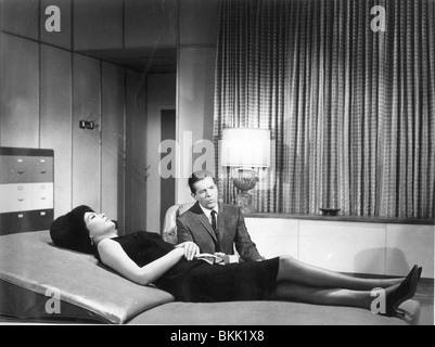 WHAT A WAY ZU GEHEN (1964) SHIRLEY MACLAINE WAWT 002P Stockfoto