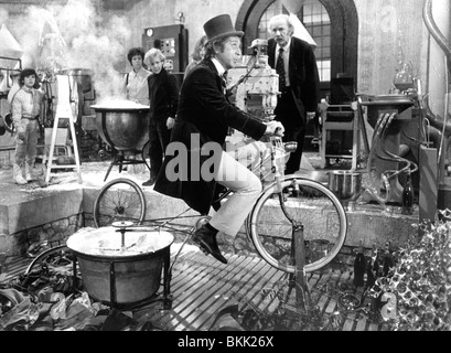 WILLY WONKA UND DIE SCHOKOLADENFABRIK (1971) PARIS THEMMEN, DODO DENNEY, PETER OSTRUM, GENE WILDER, JACK ALBERTSON WWK 007P L Stockfoto