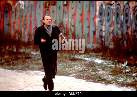 WINGS OF DESIRE (1988) DER HIMMEL UBER BERLIN (ALT) BRUNO GANZ WODR 005 Stockfoto