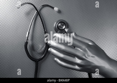Gesundheit Stethoskop futuristische Silber grau Hand Konzept Metapher Stockfoto