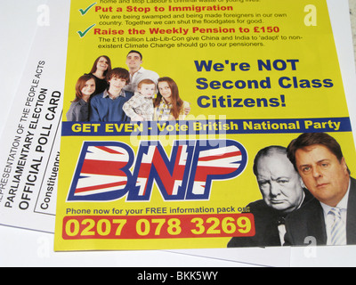 UK Parlamentswahlen 2010 Merkblatt polling Broschüre Karte Nic Nick Griffin BNP Stockfoto