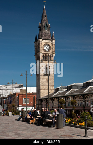 Hohe Reihe und Markthalle und Clock Tower, Darlington, Tees Valley Stockfoto