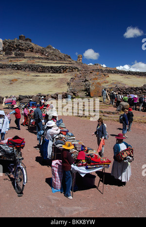 Indiomarkt in der Nähe von Sillustani Ruinen, Peru, Südamerika Stockfoto