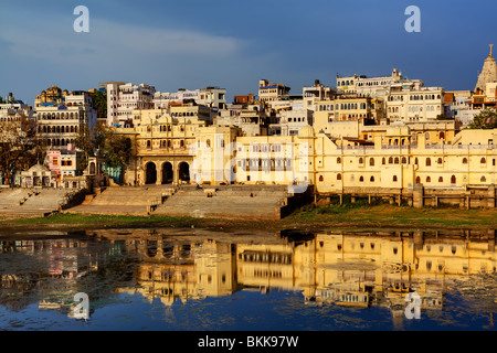 Blick auf den See von Udaipur in Rajasthan Staat in Indien Stockfoto