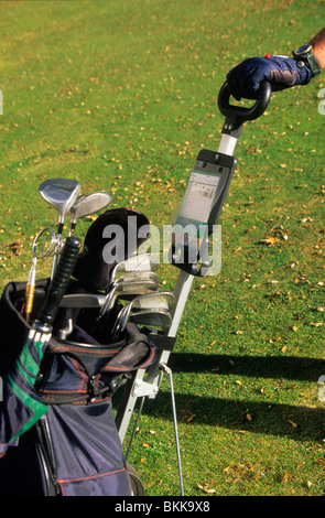 Golfer halten seine Tasche der Clubs. Stockfoto