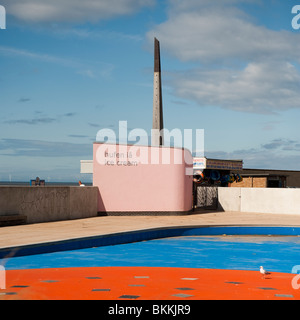 Neue Eisdiele an der Promenade am Meer, Rhyl, Nordwales UK Stockfoto