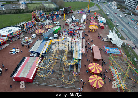 Kirmes auf unbebauten Baulücke neben Einkaufszentrum Ocean Terminal, Leith, Edinburgh Schottland Stockfoto