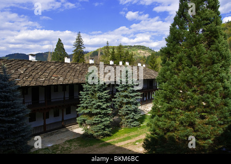 Troyan-Kloster, "Mariä Himmelfahrt", berühmt für seine Innen- und Außenfresken von Zahari Zograf, Bulgarien, Balkan, Osteuropa Stockfoto