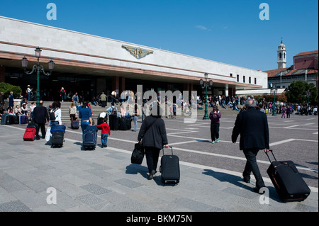 Außenseite des Venedig Santa Lucia Bahnhof in Italien Stockfoto