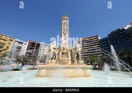 Brunnen und La Plaza de Los Luceros, Alicante, Alicante Provinz, Comunidad Valencia, Spanien Stockfoto