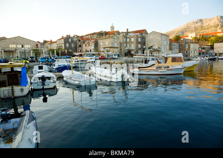 Hafen und Marina in Korcula, Kroatien Stockfoto