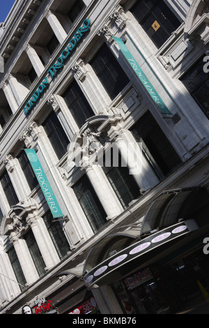 Die vordere Fassade des Londoner Trocadero in der Nähe von Piccadilly Circus in London. Stockfoto