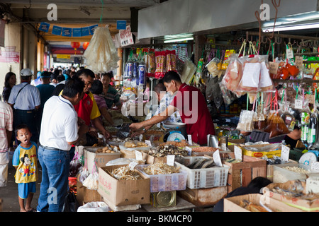 Gewürzläden auf Jalan Gambier. Kuching, Sarawak, Borneo, Malaysia. Stockfoto