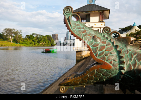 Kanone an der Uferpromenade.  Kuching, Sarawak, Borneo, Malaysia. Stockfoto