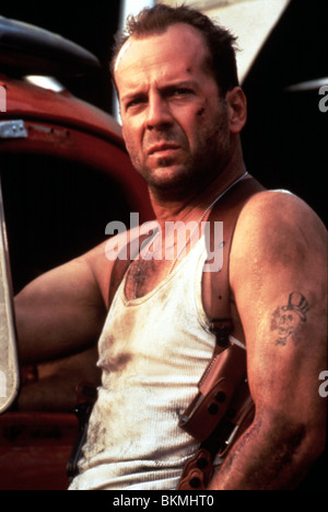 STIRB LANGSAM: MIT EINER RACHE (1995) STERBEN SCHWER 3 (ALT) BRUCE WILLIS DHD3 018 Stockfoto