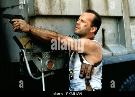 STIRB LANGSAM: MIT EINER RACHE (1995) STERBEN SCHWER 3 (ALT) BRUCE WILLIS DHD3 036 Stockfoto