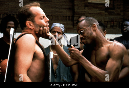 STIRB LANGSAM: MIT EINER RACHE (1995) STERBEN SCHWER 3 (ALT) BRUCE WILLIS DHD3 045 Stockfoto